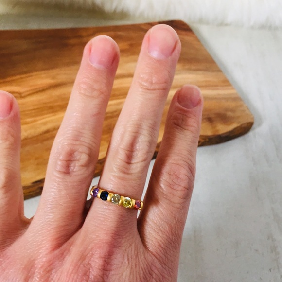 🌈 MADEWELL Rainbow Crystal Ring - Picture 5 of 5